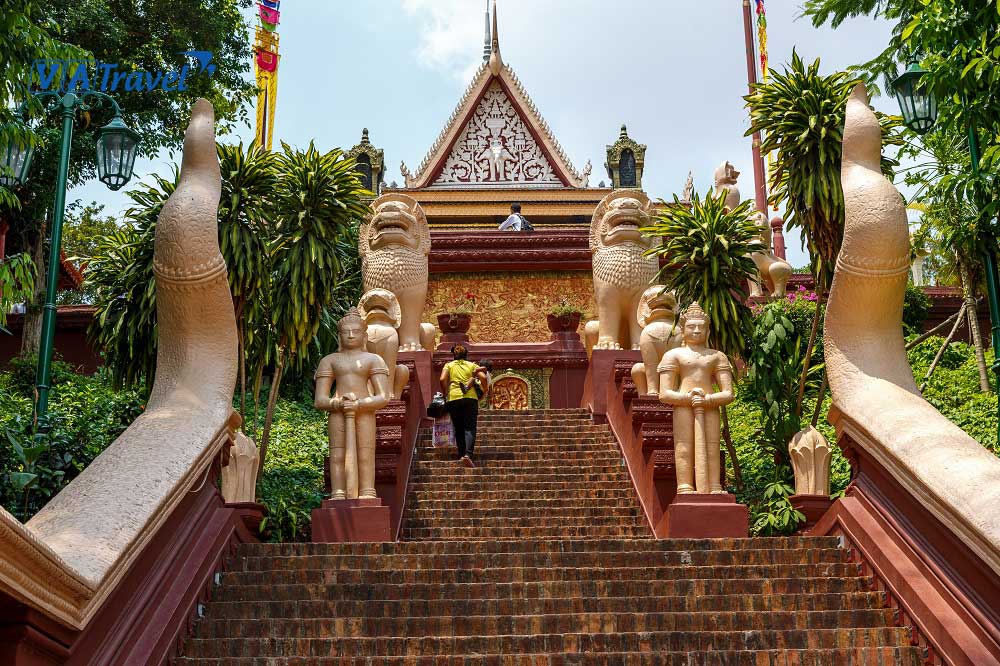 Đền Wat Phnom nổi tiếng với sự linh thiêng bậc nhất
