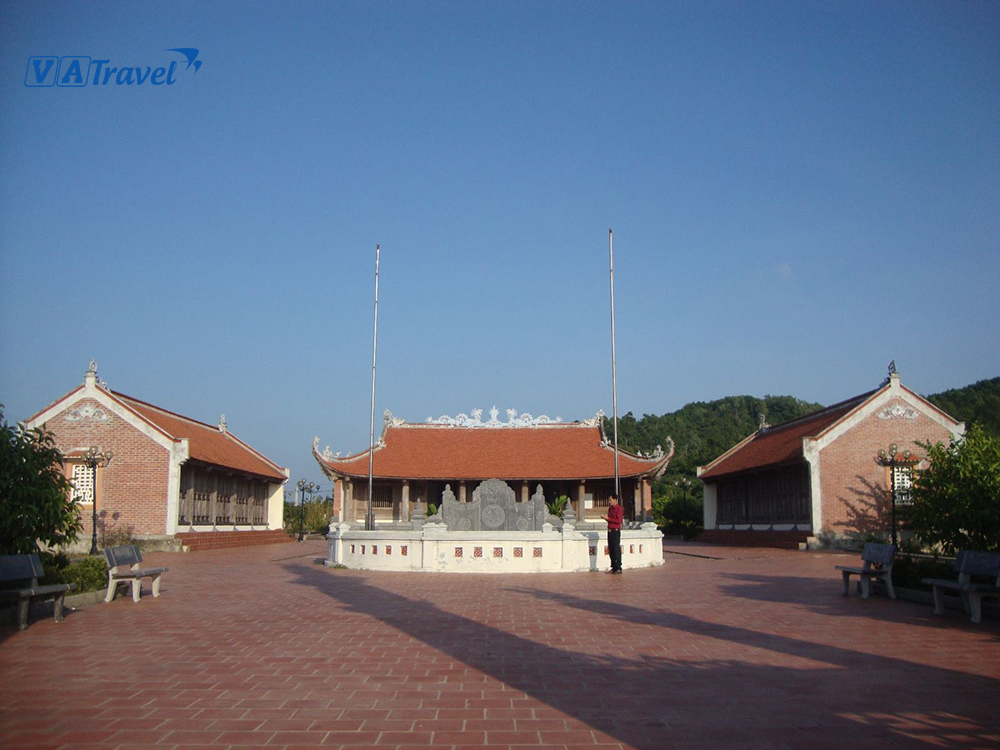 Miếu thờ Trần Khánh Dư thu hút không ít khách du lịch ghé thăm