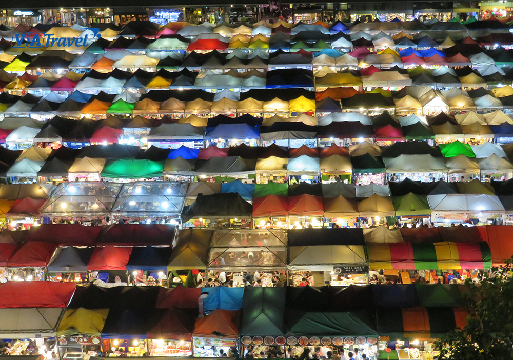 Khám phá các khu chợ nổi tiếng ở Bangkok
