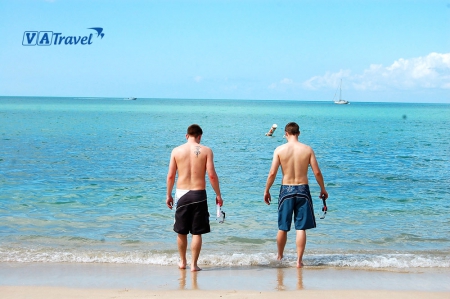 Kinh nghiệm đi biển - Chia sẻ tip tắm biển an toàn mà bạn không thể bỏ qua