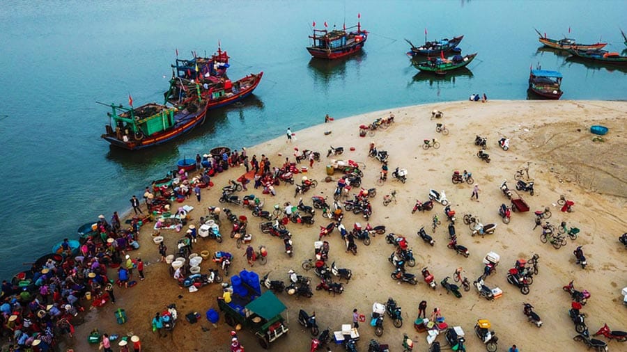 Chợ cá biển Thiên Cầm